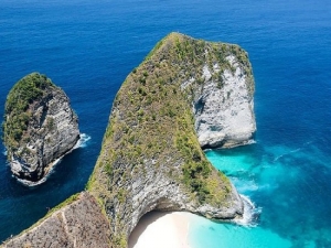 Nusa Penida starts promotion campaign to increase their visitors up to 2 million.