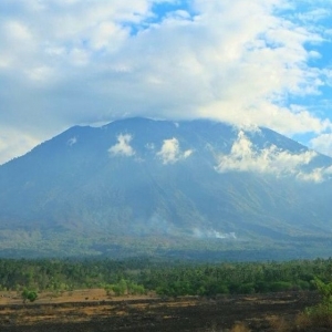 VULCANO  UPDATED INFO : MOUNT AGUNG LOWERING ALERT STATUS FROM LEVEL 4 TO LEVEL 3