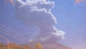 Breaking news : Agung eruption with 1500 m ash rising following 3 minutes earthquake