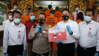 Drug find in Batu Belig villa police arrested 4 domestic tourist