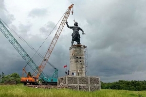 New statue Kebo Iwa installed in Tabanan